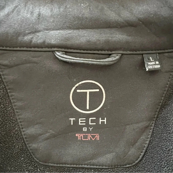 T Tech By Tumi Mens L8JL Jacket Size L Black High Tech Outdoor Wear Full Zip - Picture 3 of 5